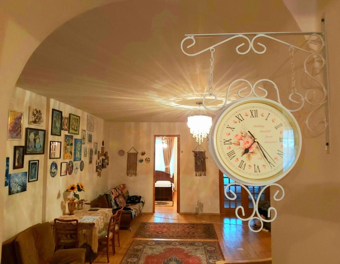 Nitsa Guest House Gori Buitenkant foto