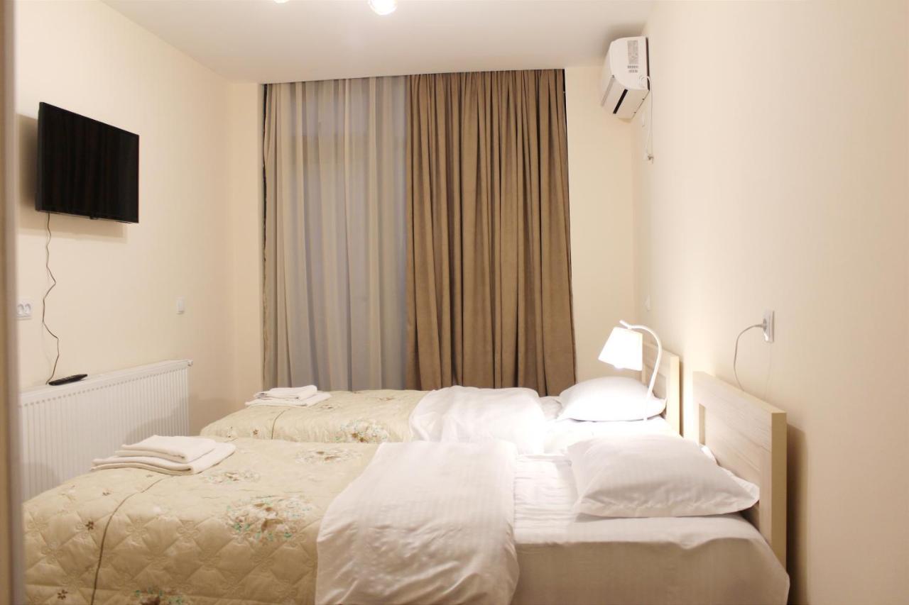Nitsa Guest House Gori Buitenkant foto