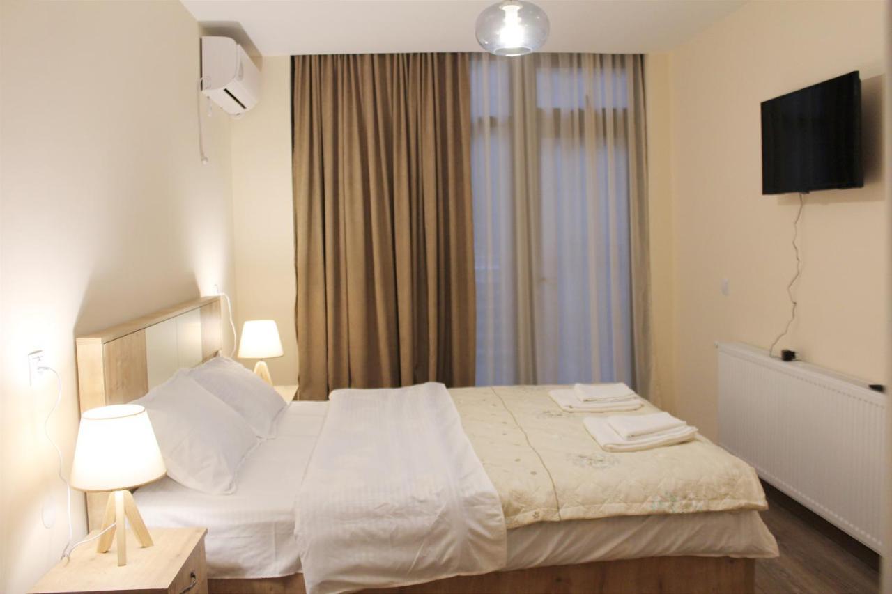 Nitsa Guest House Gori Buitenkant foto