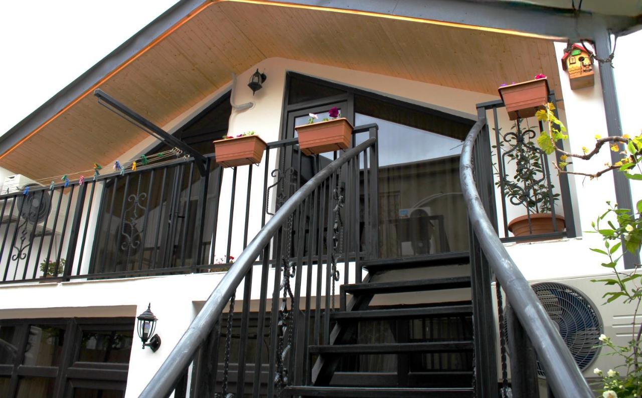 Nitsa Guest House Gori Buitenkant foto
