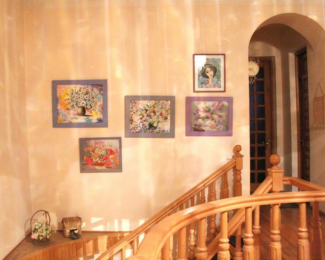 Nitsa Guest House Gori Buitenkant foto