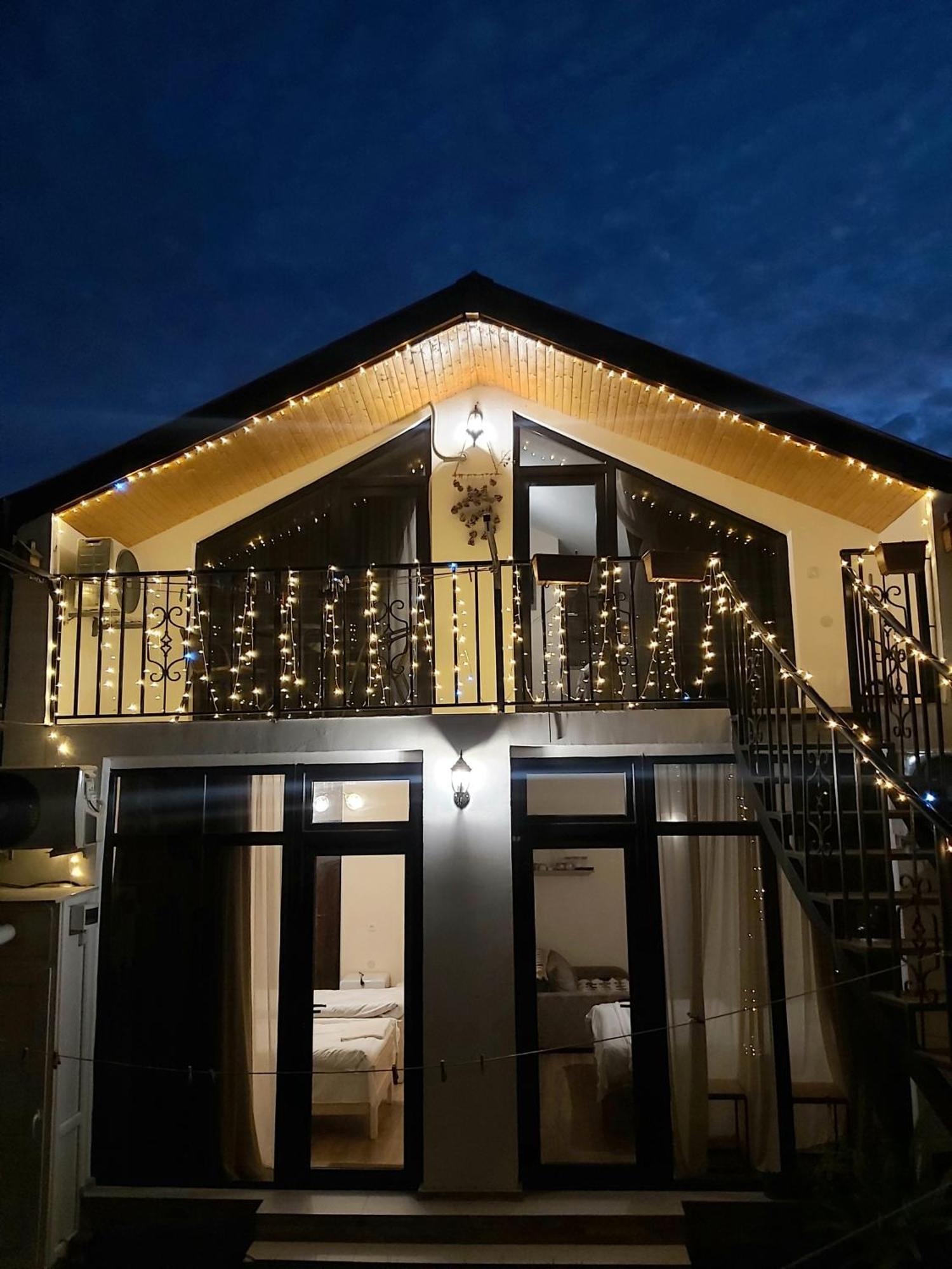 Nitsa Guest House Gori Buitenkant foto