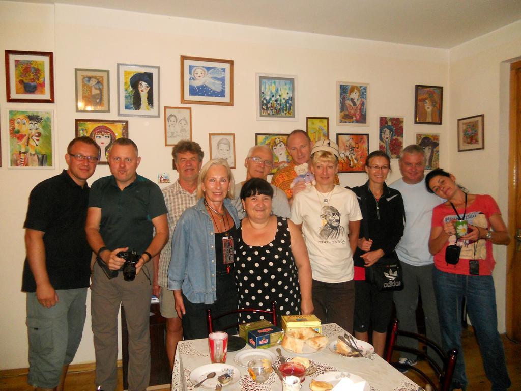 Nitsa Guest House Gori Buitenkant foto