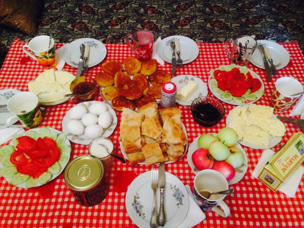 Nitsa Guest House Gori Buitenkant foto
